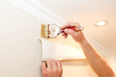 Pose de papier peint à Menat — revêtements muraux et toiles de verre
